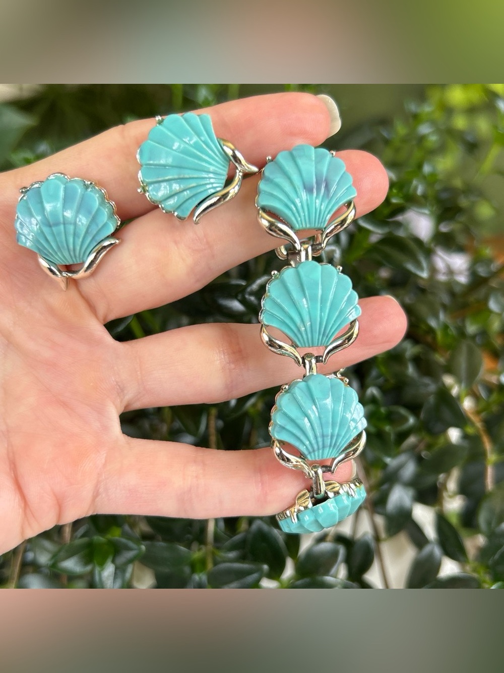 Vintage Coro 3 Piece Thermoset Jewelry Set